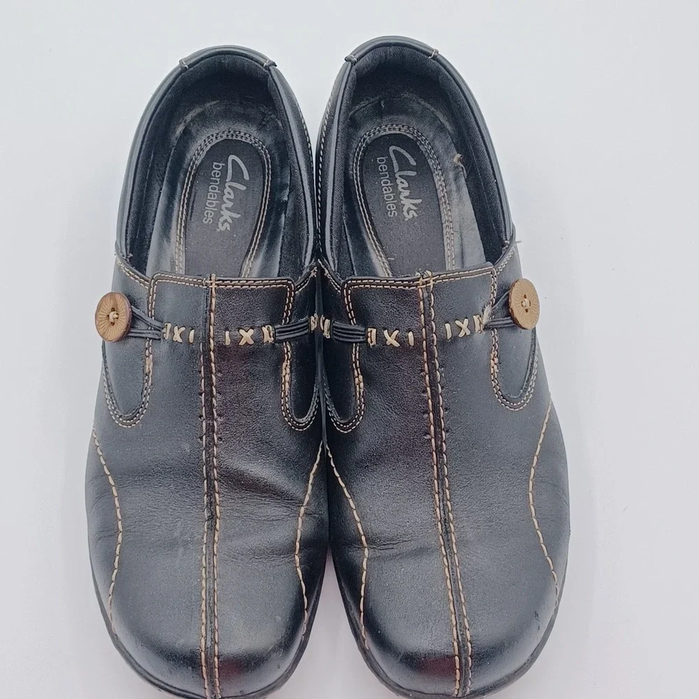 Clarks Bendables Slip On‎ Loafers Womens 9.5M Black Leather Button 35062 NEW